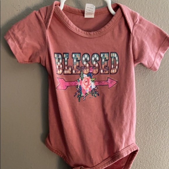 6 month onesie - Picture 1 of 1